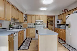 300 Hilltop Rd, Watertown, CT 06779 - Photo 16