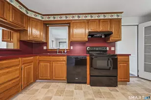 28 Vittorio St, Watertown, CT 06779 - Photo 8