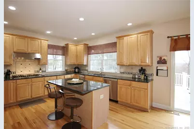 37 West Rock Trail, Stamford, CT 06902 - Photo 8