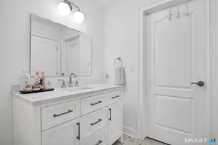 461 Bank St, New London, CT 06320 - Photo 12