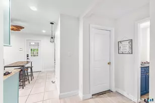 17 Whitney St, East Hartford, CT 06118 - Photo 6