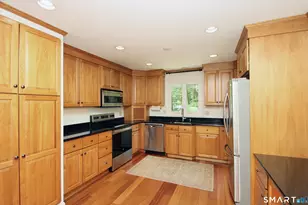 10 Old Village Ln, Farmington, CT 06085 - Photo 14