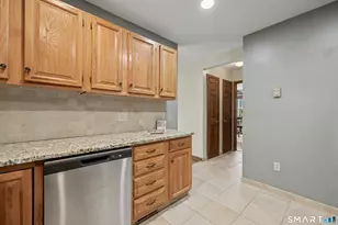 8 Apple Blossom Ln, Danbury, CT 06811 - Photo 18