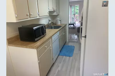 97-99 Park Avenue #72, Danbury, CT 06810 - Photo 4