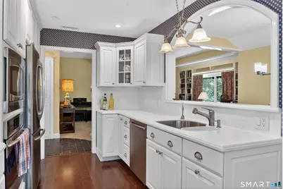 289 Heritage Village #E, Southbury, CT 06488 - Photo 4
