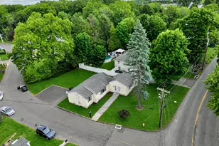 39 Sodom Ln, Derby, CT 06418 - Photo 2