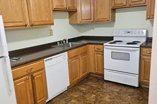 106 Oakwood Ave, West Hartford, CT 06119 - Photo 2