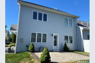 11 Bleeker Circle #11, North Haven, CT 06473 - Photo 2