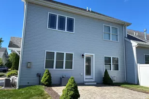 11 Bleeker Cir, North Haven, CT 06473 - Photo 2