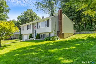 40 Bayberry Dr, Wallingford, CT 06492 - Photo 2