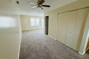 40 Cornerstone Ct, Southington, CT 06479 - Photo 4