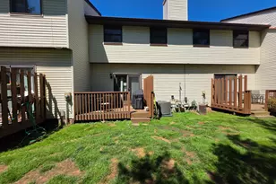 25 Robin Brook Dr, Newington, CT 06111 - Photo 24