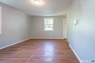 163-165 Woodlawn Cir, East Hartford, CT 06108 - Photo 6