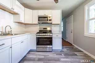 163-165 Woodlawn Cir, East Hartford, CT 06108 - Photo 4
