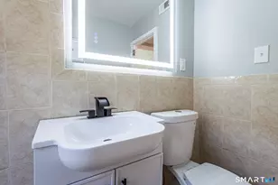 163-165 Woodlawn Cir, East Hartford, CT 06108 - Photo 14