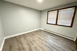 49 Whitworth St, Enfield, CT 06082 - Photo 12