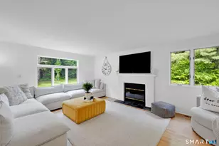7 Echo Ln, Simsbury, CT 06070 - Photo 4