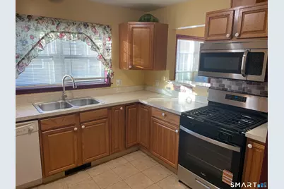 11 Button Street, New Haven, CT 06519 - Photo 6