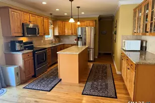 17 Mourning Dove Cir, New Haven, CT 06513 - Photo 18