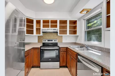 245 Colonial Avenue #16A, Waterbury, CT 06704 - Photo 12