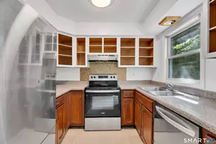 245 Colonial Ave, Waterbury, CT 06704 - Photo 12
