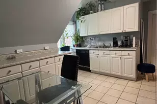 273 Collins St, Hartford, CT 06105 - Photo 2