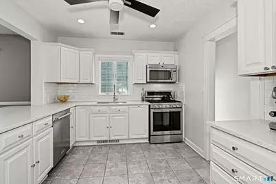 158 Courtland Hill Street, Stamford, CT 06906 - Photo 4