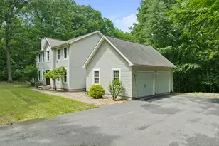 436 Tiffany Ln, Bristol, CT 06010 - Photo 2