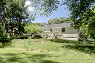 37 Cody Ave, Plainville, CT 06062 - Photo 8