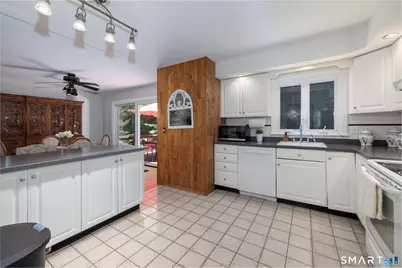 9 Firelight Drive, Danbury, CT 06810 - Photo 10