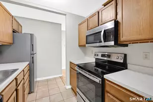 8 Julia Ct, East Windsor, CT 06016 - Photo 20