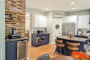 7 Traditions Blvd, Southbury, CT 06488 - Photo 4