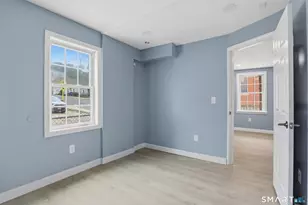 33 Congress Ave, Waterbury, CT 06708 - Photo 6