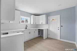 33 Congress Ave, Waterbury, CT 06708 - Photo 16