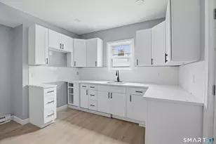 33 Congress Ave, Waterbury, CT 06708 - Photo 10