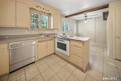 11 Paxton Road, West Hartford, CT 06107 - Photo 2