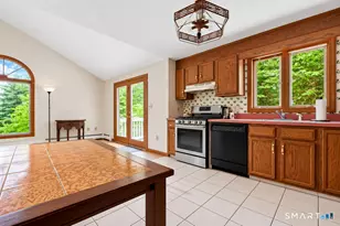 10 Oak Hill Dr, Clinton, CT 06413 - Photo 10