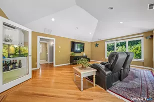 3 Mary Joy Ln, Stamford, CT 06903 - Photo 10