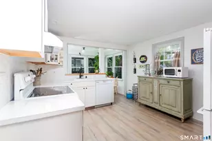 127 Moritz Pl, Fairfield, CT 06824 - Photo 10
