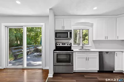 40 Sleepy Hollow Lane, Stamford, CT 06907 - Photo 6