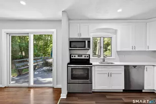 40 Sleepy Hollow Ln, Stamford, CT 06907 - Photo 6