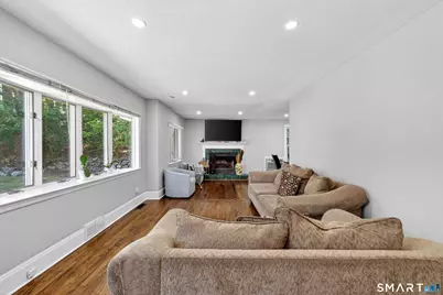 40 Sleepy Hollow Lane, Stamford, CT 06907 - Photo 8