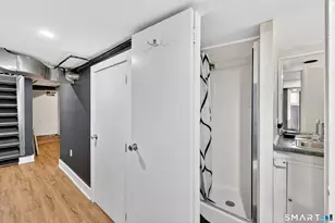 40 Sleepy Hollow Ln, Stamford, CT 06907 - Photo 20