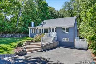 40 Sleepy Hollow Ln, Stamford, CT 06907 - Photo 2