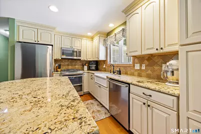 11 Coachlight Circle, Prospect, CT 06712 - Photo 8