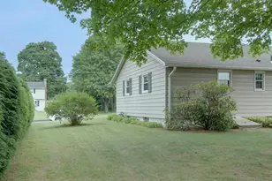 71 Crestwood Trail, East Hartford, CT 06118 - Photo 4