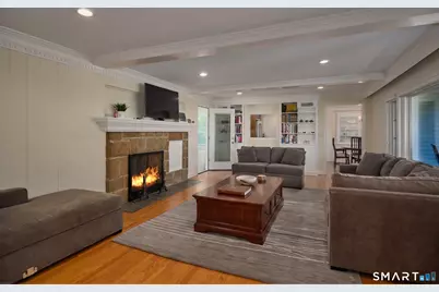 19 Pine Tree Drive, Stamford, CT 06906 - Photo 10