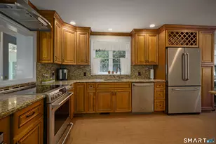 19 Pine Tree Dr, Stamford, CT 06906 - Photo 14