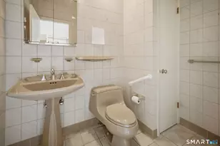 65 Huntington Dr, West Hartford, CT 06117 - Photo 16