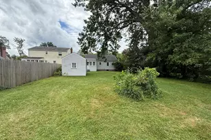 144 Edgemont Ave, West Hartford, CT 06110 - Photo 12